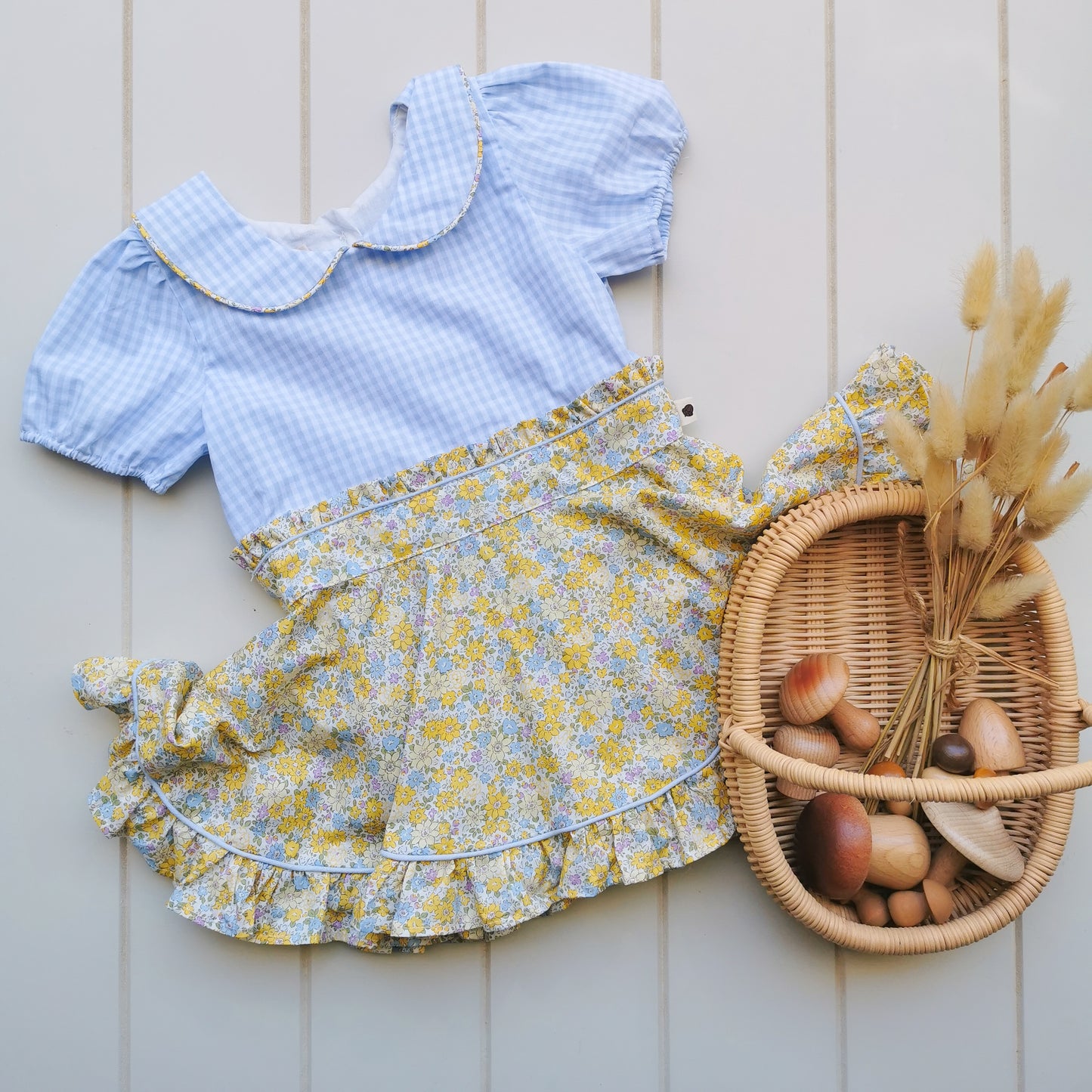 Willa Splice frilly